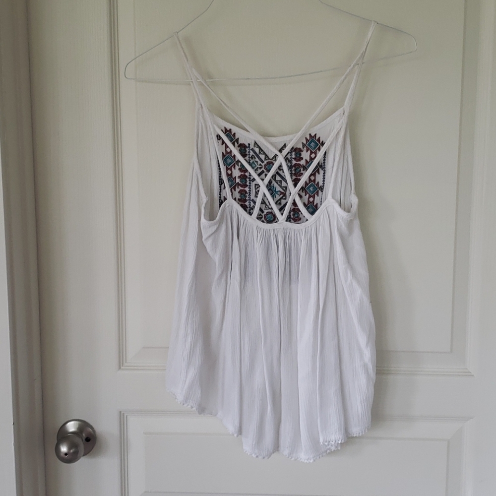 🌷🌷Patterned White Tank-Top🌷🌷 - Picture 2 of 5